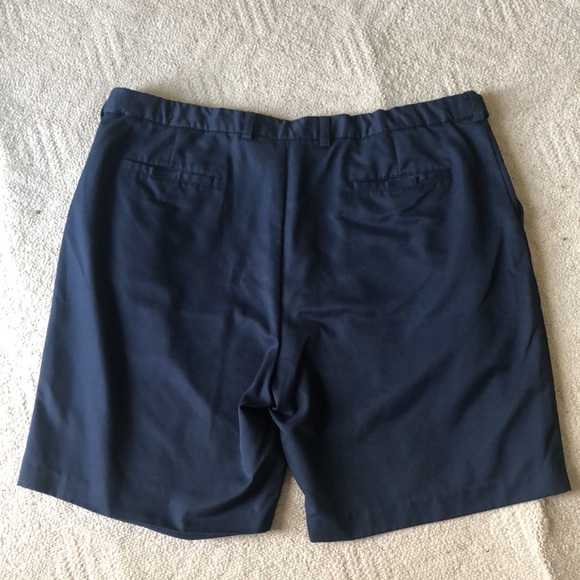 Men’s Izod performance shorts, size 44. Stretch waistband. Gently worn. - Picture 2 of 3